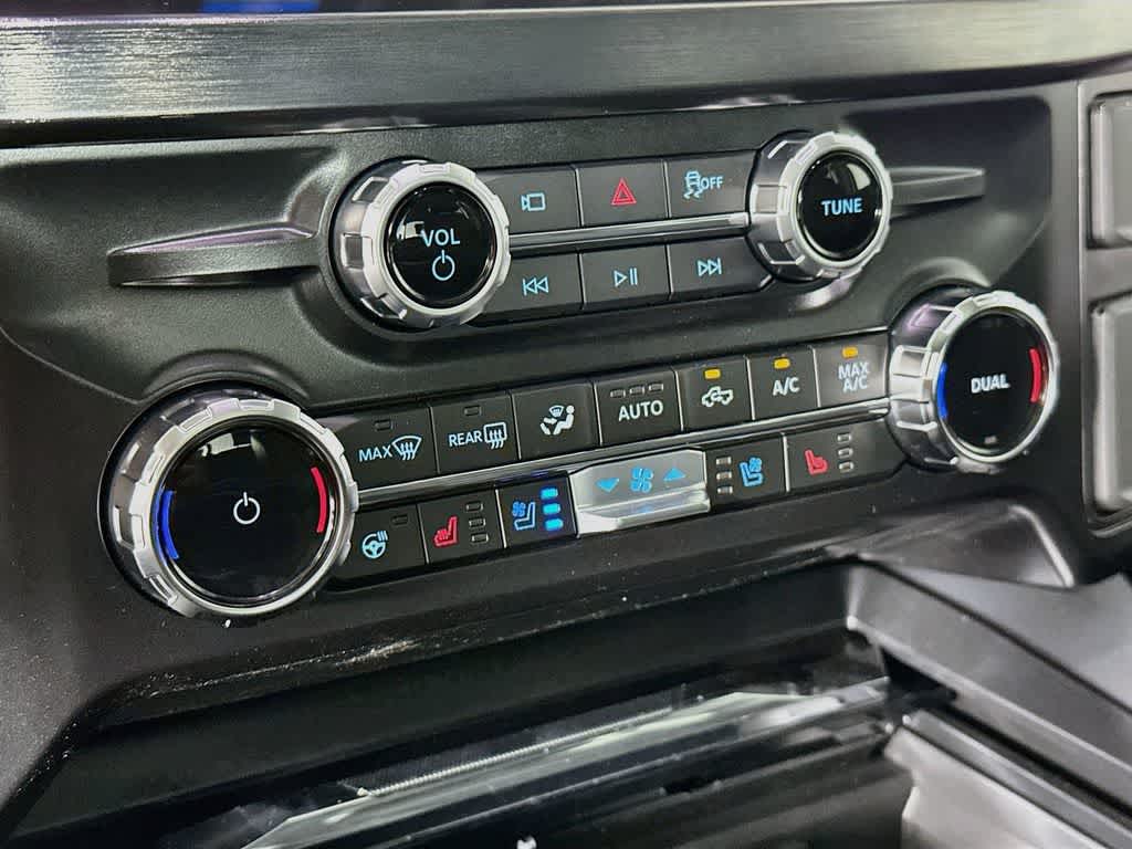Ford Super Duty F-350 DRW Pickup LARIAT de 2026