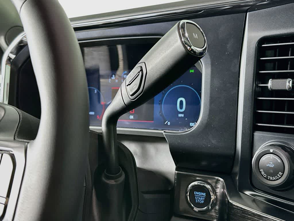 Ford Super Duty F-350 DRW Pickup LARIAT de 2026