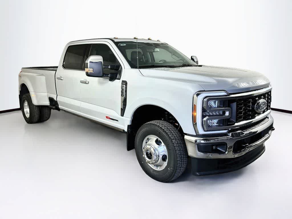 Ford Super Duty F-350 DRW Pickup LARIAT de 2026