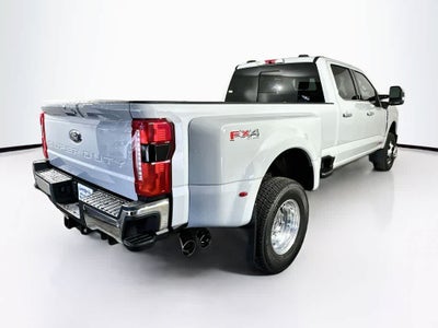 Ford Super Duty F-350 DRW Pickup LARIAT de 2026