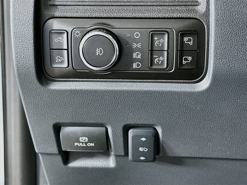 Ford Super Duty F-350 DRW Pickup LARIAT de 2026