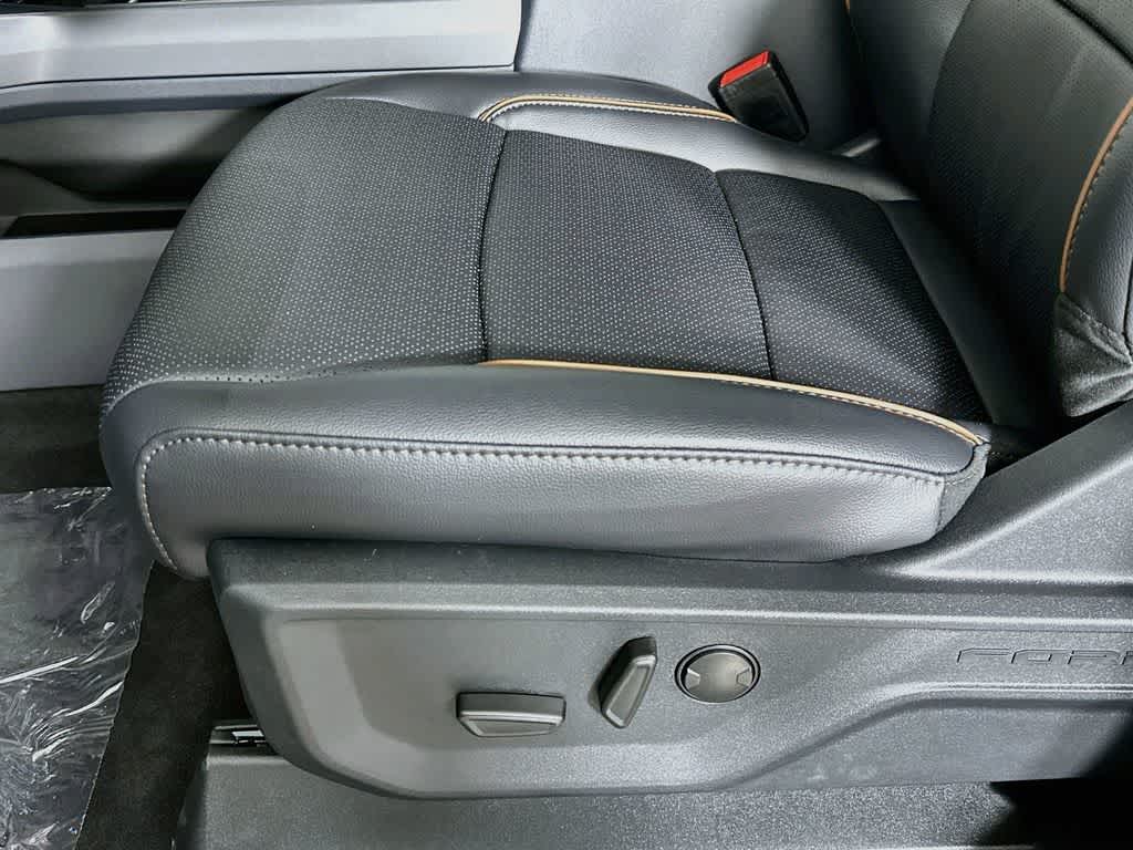 Ford Super Duty F-350 DRW Pickup LARIAT de 2026