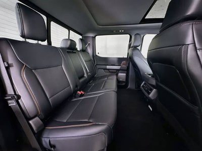 Ford Super Duty F-350 DRW Pickup LARIAT de 2026