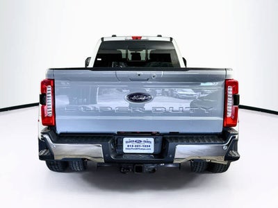 Ford Super Duty F-350 DRW Pickup LARIAT de 2026