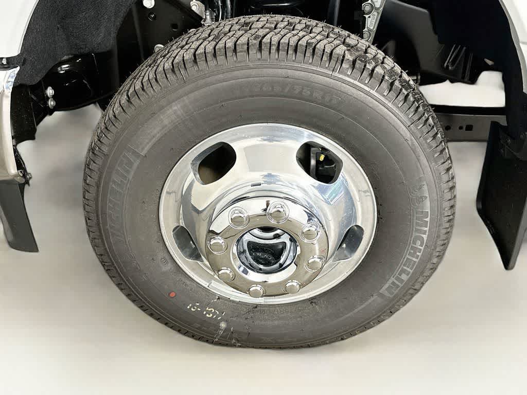 Ford Super Duty F-350 DRW Pickup LARIAT de 2026