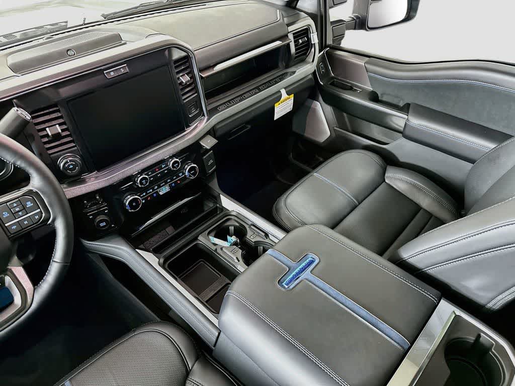 Ford Super Duty F-350 DRW Pickup Platinum de 2027