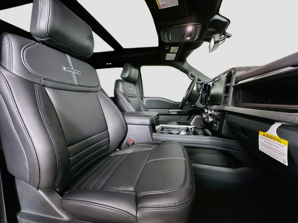 Ford Super Duty F-350 DRW Pickup Platinum de 2027