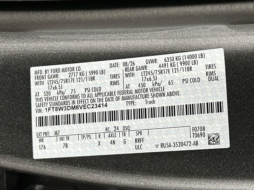 Ford Super Duty F-350 DRW Pickup Platinum de 2027