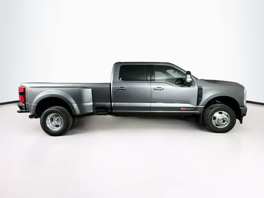 Ford Super Duty F-350 DRW Pickup Platinum de 2027
