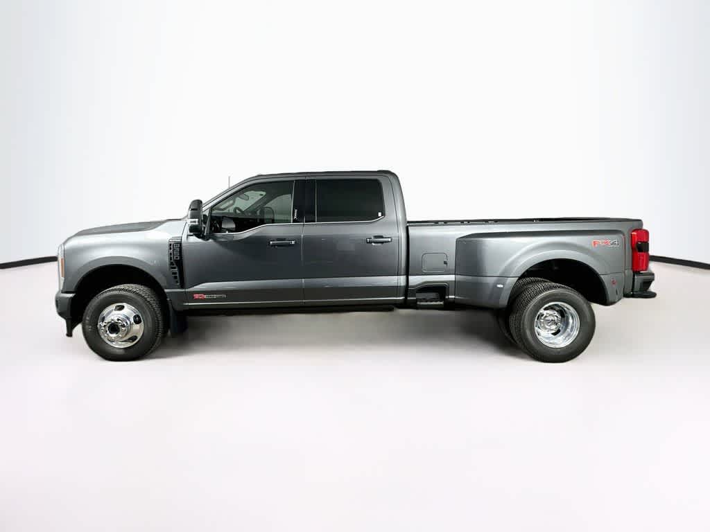 Ford Super Duty F-350 DRW Pickup Platinum de 2027