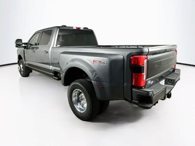 Ford Super Duty F-350 DRW Pickup Platinum de 2027