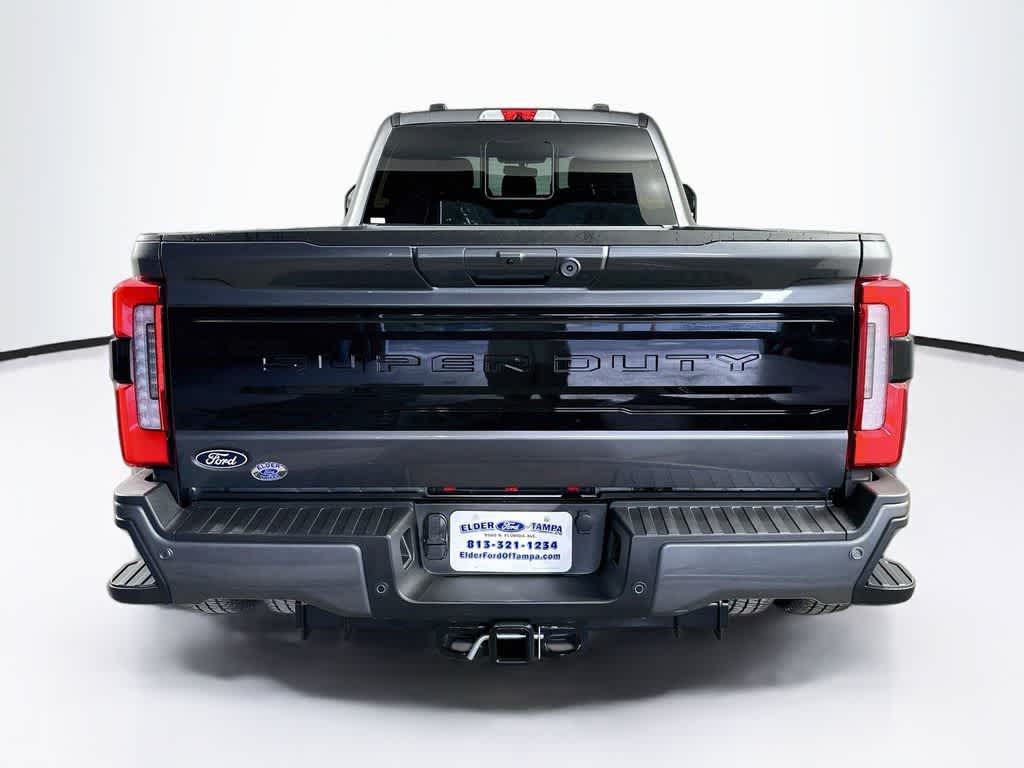 Ford Super Duty F-350 DRW Pickup Platinum de 2027