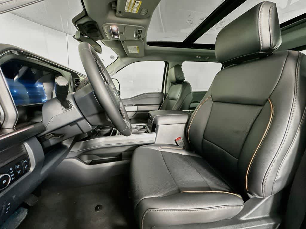 Ford Super Duty F-350 DRW Pickup LARIAT de 2026