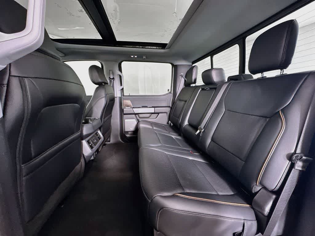 Ford Super Duty F-350 DRW Pickup LARIAT de 2026