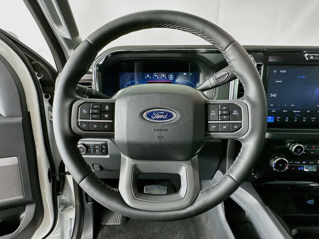 Ford Super Duty F-350 DRW Pickup LARIAT de 2026
