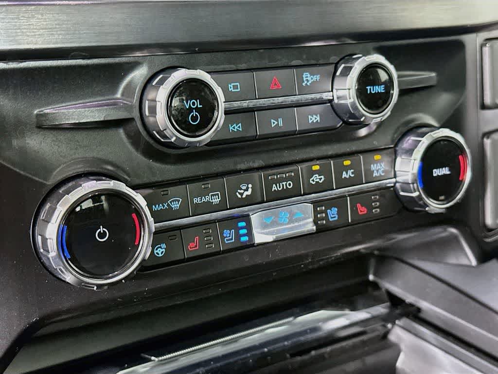 Ford Super Duty F-350 DRW Pickup LARIAT de 2026