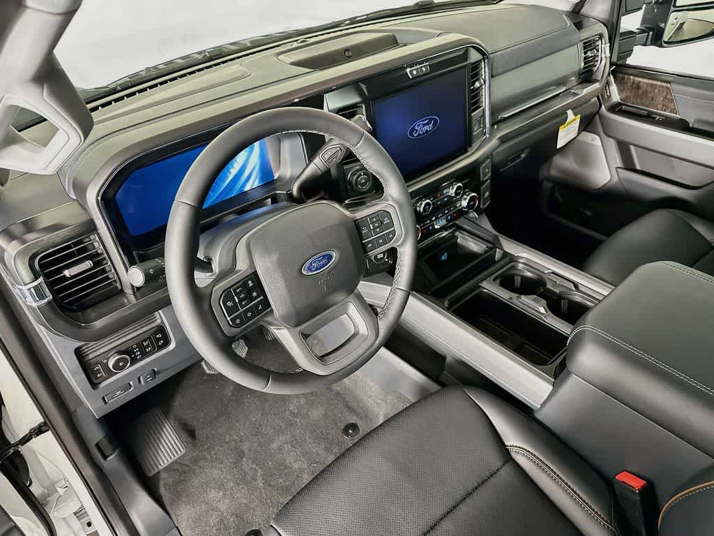 Ford Super Duty F-350 DRW Pickup LARIAT de 2026