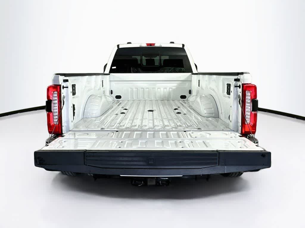 Ford Super Duty F-350 DRW Pickup LARIAT de 2026