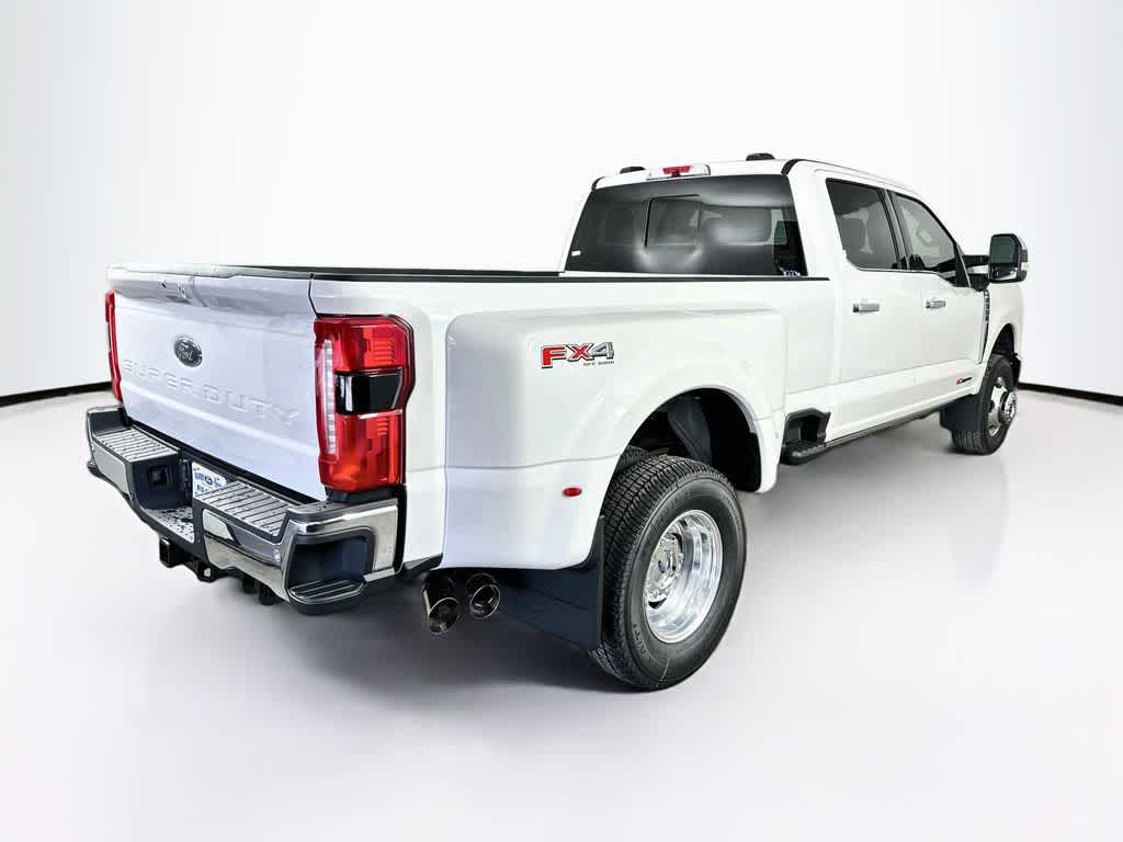 Ford Super Duty F-350 DRW Pickup LARIAT de 2026