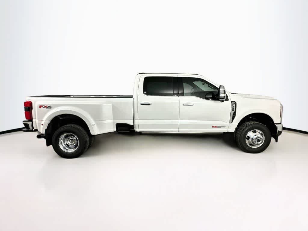 Ford Super Duty F-350 DRW Pickup LARIAT de 2026