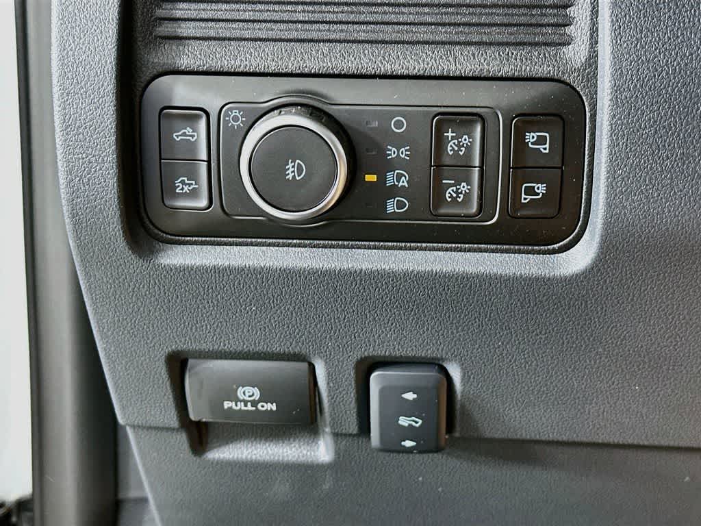 Ford Super Duty F-350 DRW Pickup LARIAT de 2026