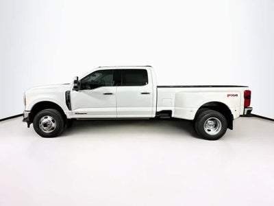 Ford Super Duty F-350 DRW Pickup LARIAT de 2026