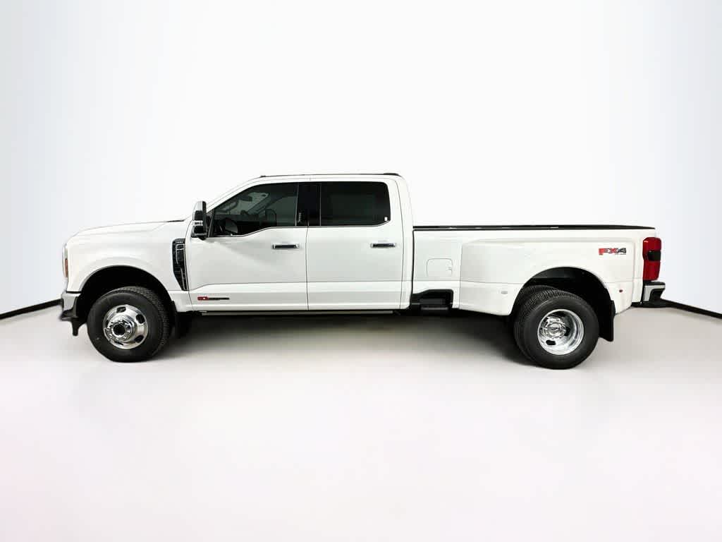 Ford Super Duty F-350 DRW Pickup LARIAT de 2026