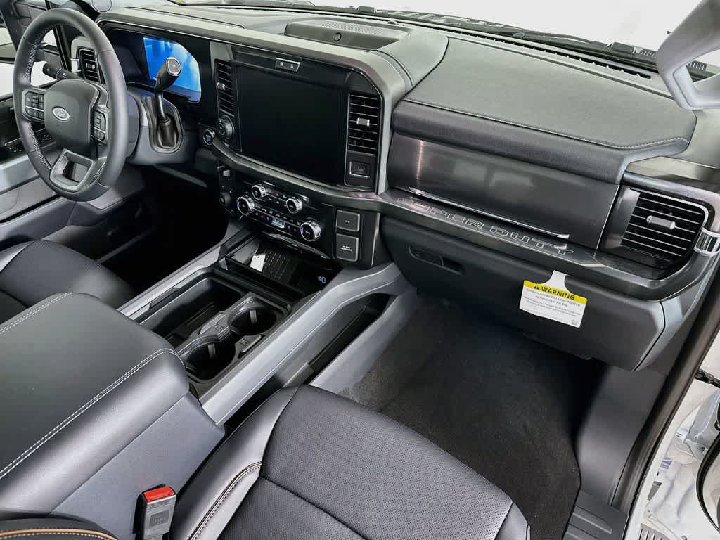 Ford Super Duty F-350 DRW Pickup LARIAT de 2026