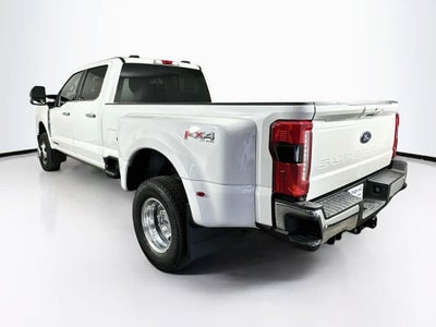 Ford Super Duty F-350 DRW Pickup LARIAT de 2026