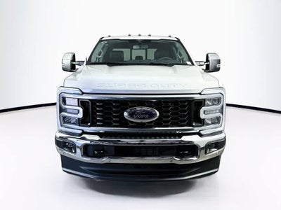 Ford Super Duty F-350 DRW Pickup LARIAT de 2026
