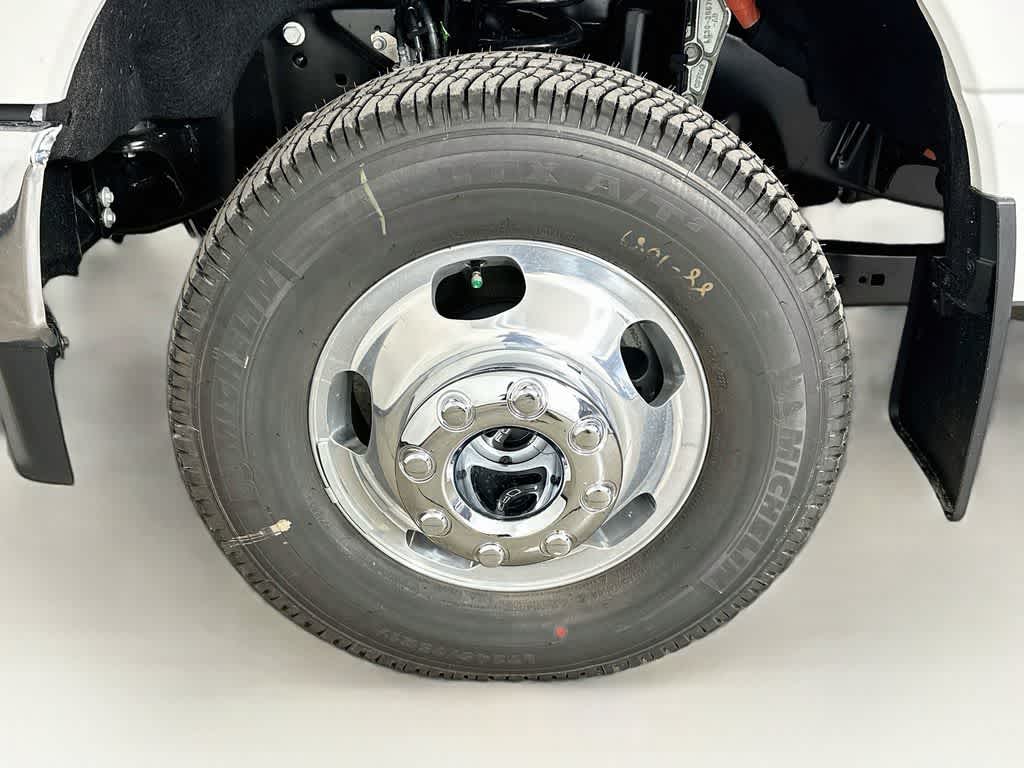 Ford Super Duty F-350 DRW Pickup LARIAT de 2026