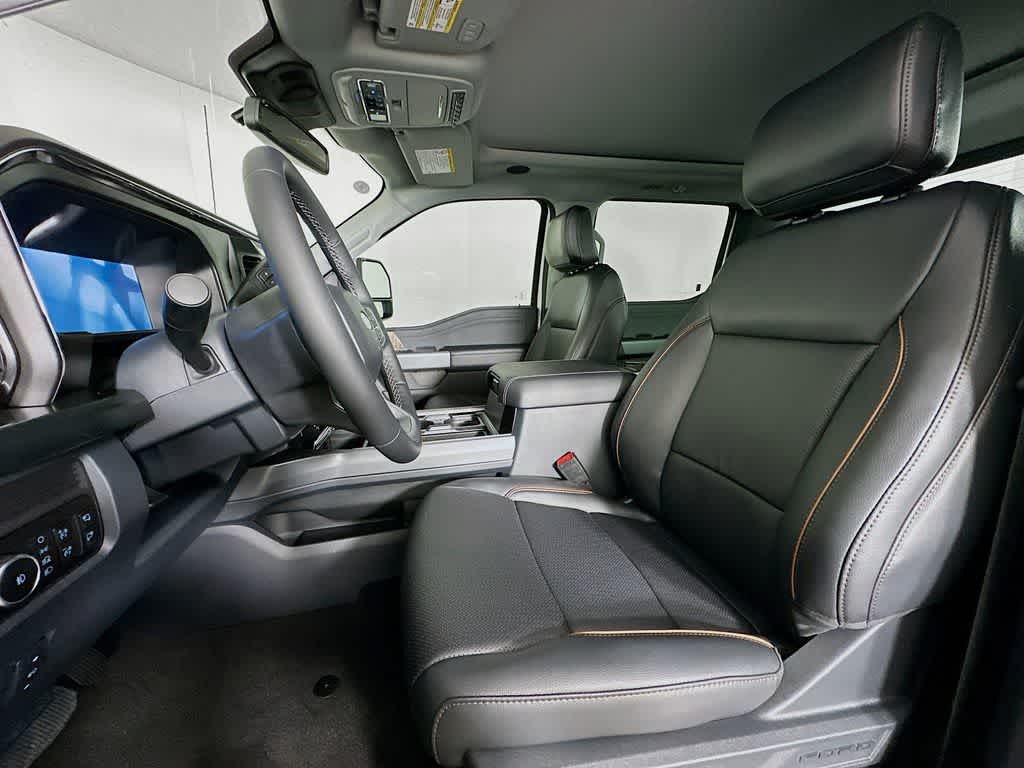 Ford Super Duty F-350 DRW Pickup LARIAT de 2026