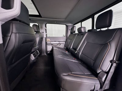 Ford Super Duty F-350 DRW Pickup LARIAT de 2026