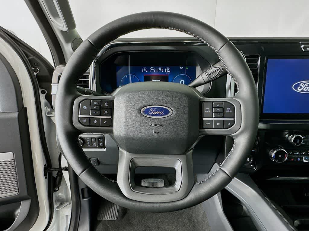 Ford Super Duty F-350 DRW Pickup LARIAT de 2026