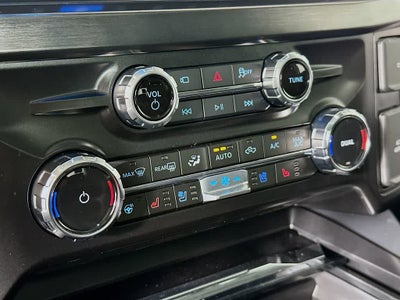 Ford Super Duty F-350 DRW Pickup LARIAT de 2026