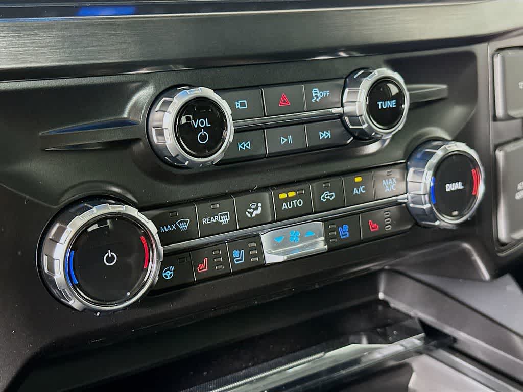 Ford Super Duty F-350 DRW Pickup LARIAT de 2026