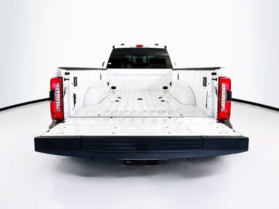 Ford Super Duty F-350 DRW Pickup LARIAT de 2026