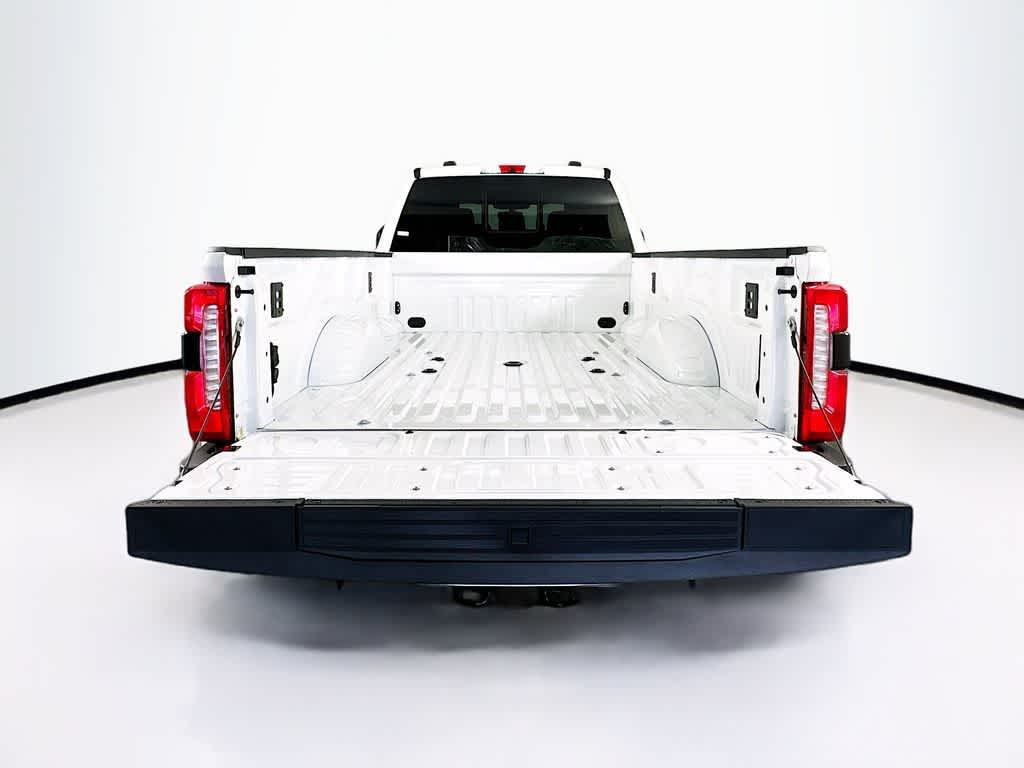 Ford Super Duty F-350 DRW Pickup LARIAT de 2026