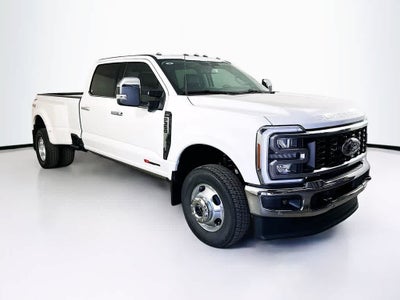 Ford Super Duty F-350 DRW Pickup LARIAT de 2026