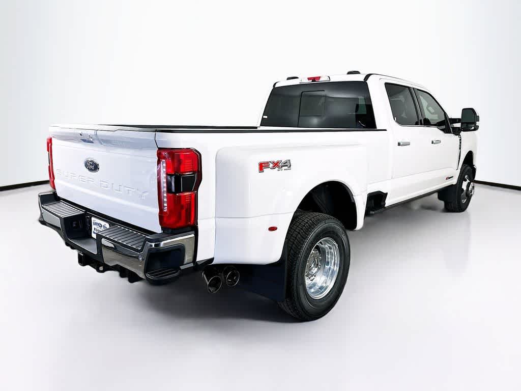 Ford Super Duty F-350 DRW Pickup LARIAT de 2026