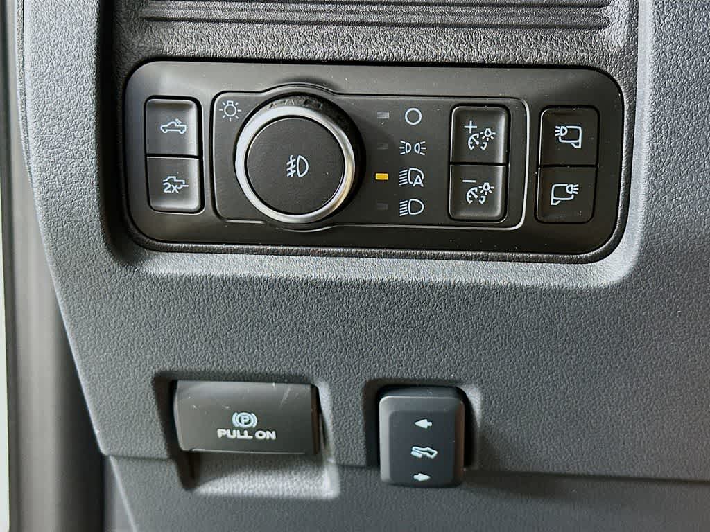Ford Super Duty F-350 DRW Pickup LARIAT de 2026