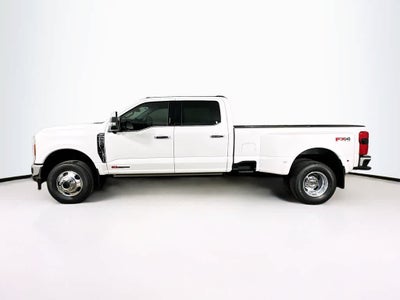 Ford Super Duty F-350 DRW Pickup LARIAT de 2026