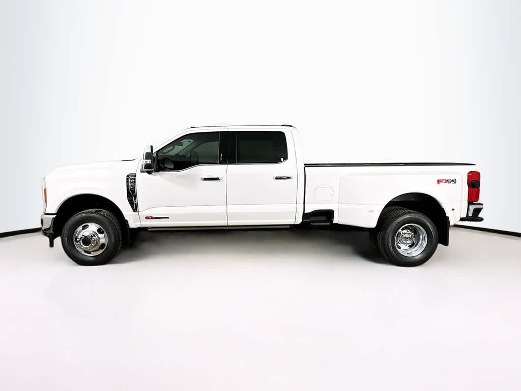Ford Super Duty F-350 DRW Pickup LARIAT de 2026