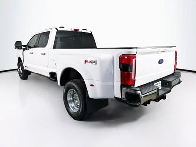 Ford Super Duty F-350 DRW Pickup LARIAT de 2026