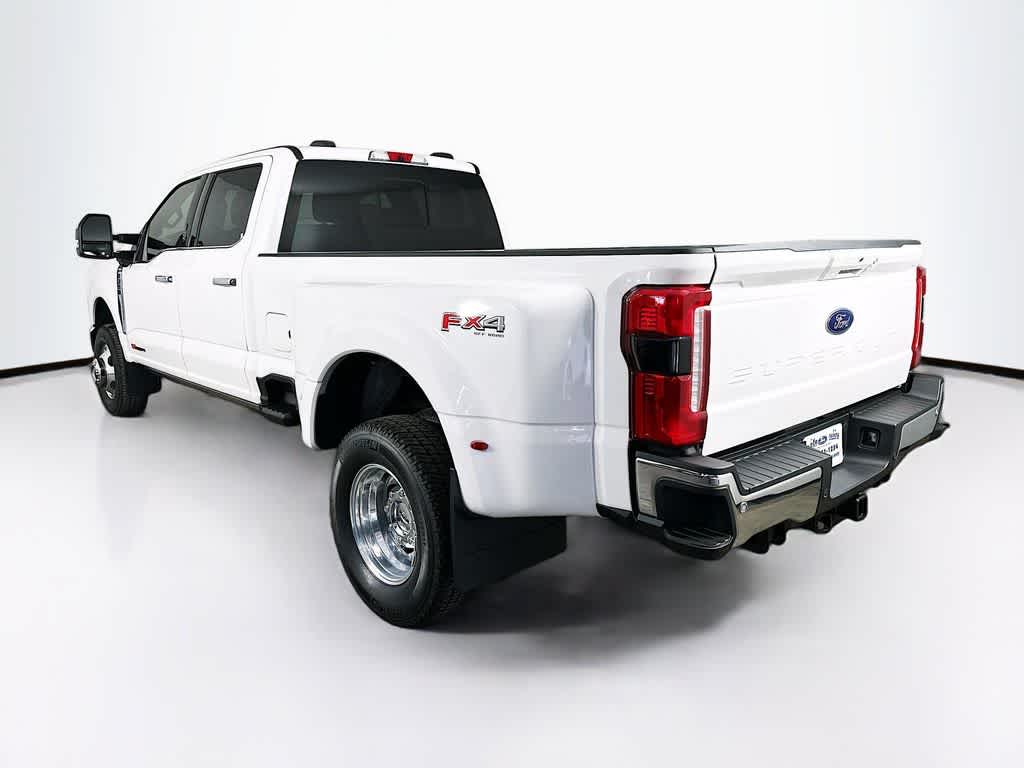 Ford Super Duty F-350 DRW Pickup LARIAT de 2026