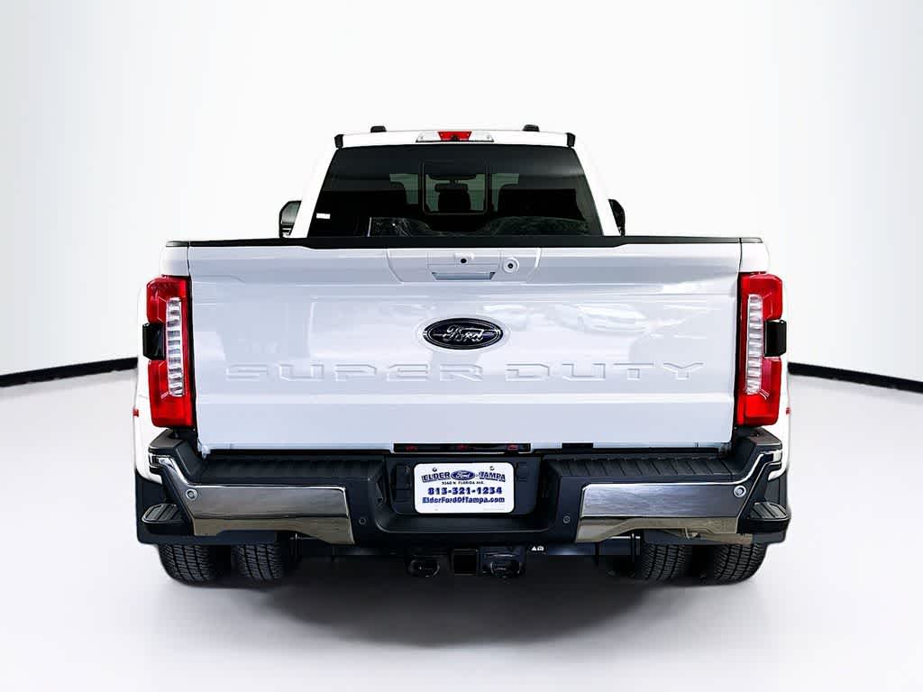Ford Super Duty F-350 DRW Pickup LARIAT de 2026