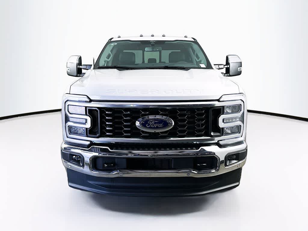 Ford Super Duty F-350 DRW Pickup LARIAT de 2026