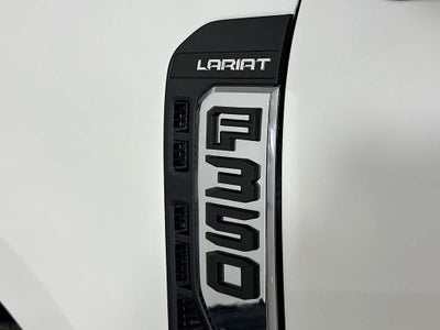 Ford Super Duty F-350 DRW Pickup LARIAT de 2026