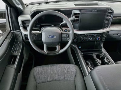 Ford Super Duty F-350 DRW Base 2026