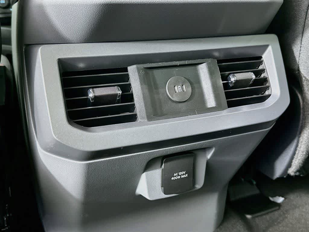 Ford Super Duty F-350 DRW Base 2026